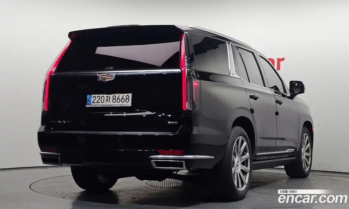 Cadillac Escalade 2022 6.2 гидро, фото 2