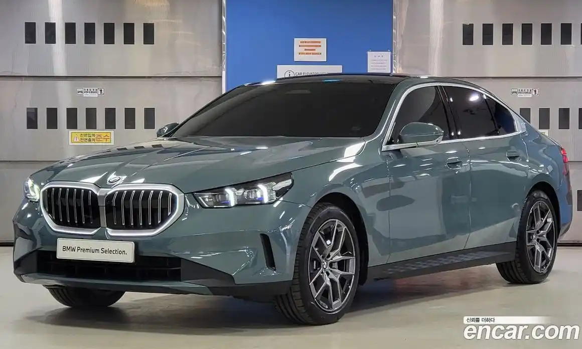 BMW 5-Series 2025 2.0 гидро, фото 1