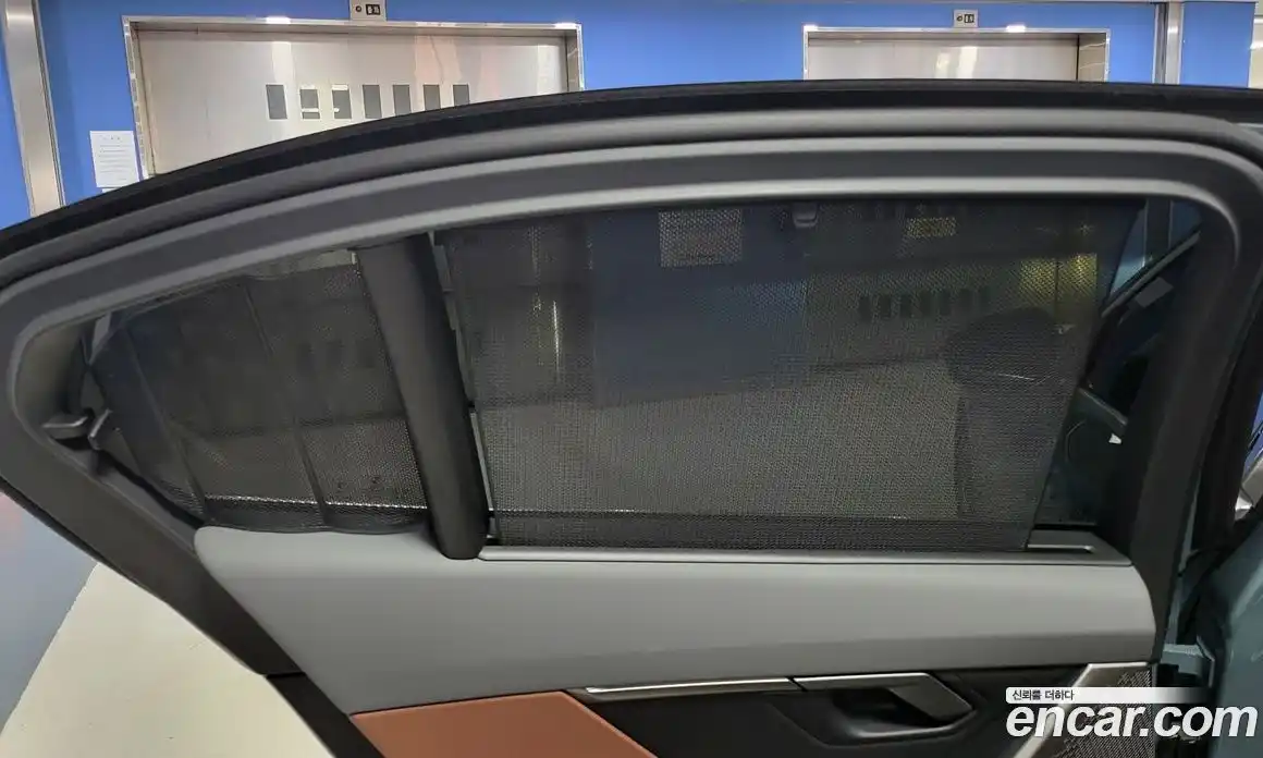 BMW 5-Series 2025 2.0 гидро, фото 17