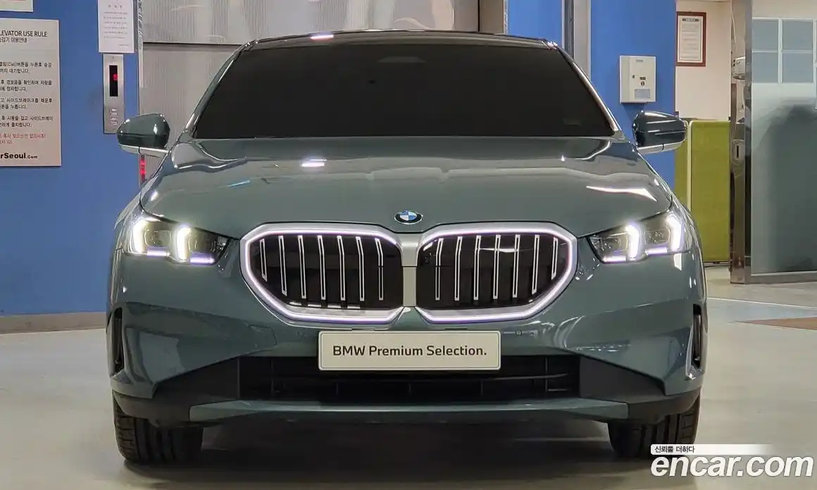 BMW 5-Series 2025 2.0 гидро, фото 3