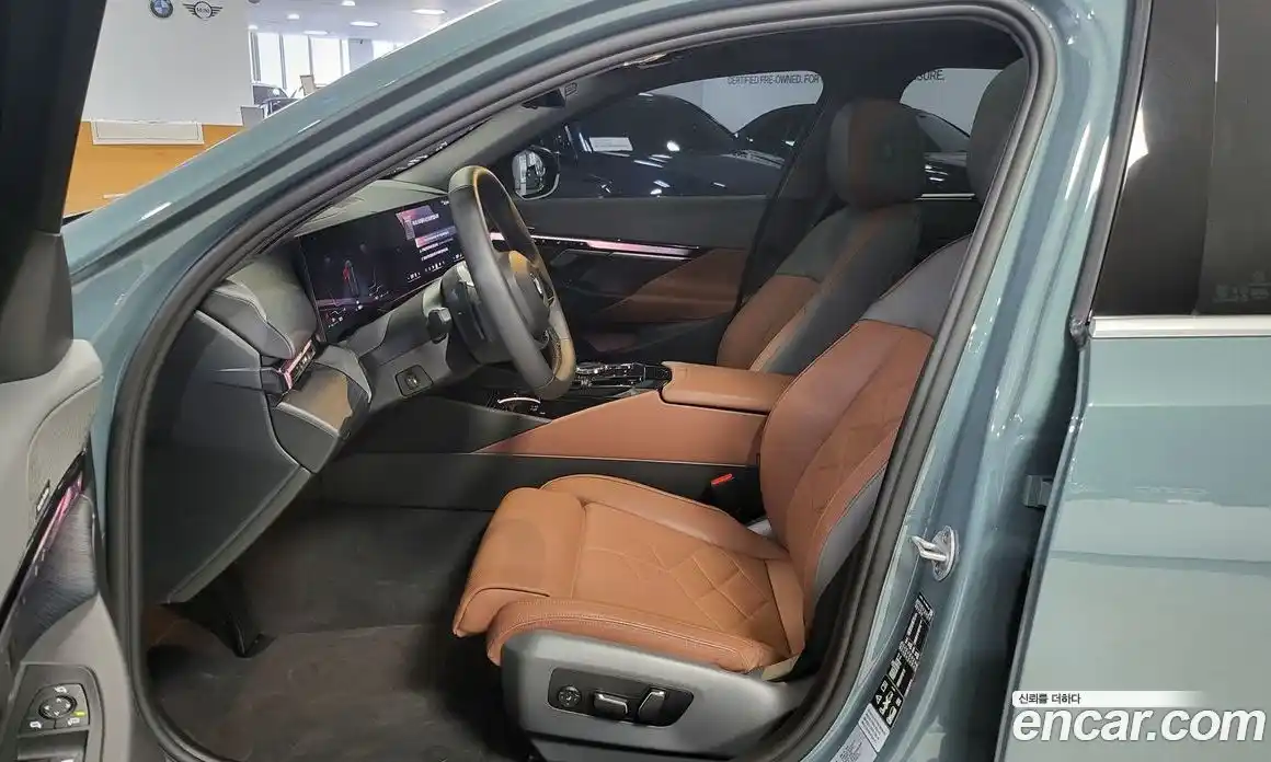 BMW 5-Series 2025 2.0 гидро, фото 10
