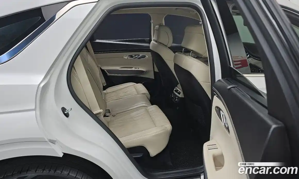 Genesis GV70 2022 2.5 гидро, фото 17
