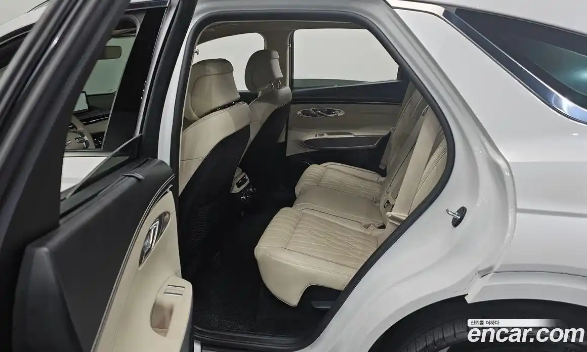 Genesis GV70 2022 2.5 гидро, фото 18