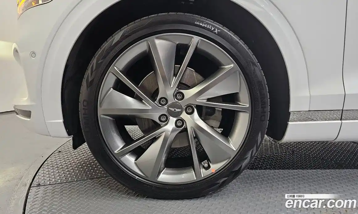 Genesis GV70 2022 2.5 гидро, фото 5