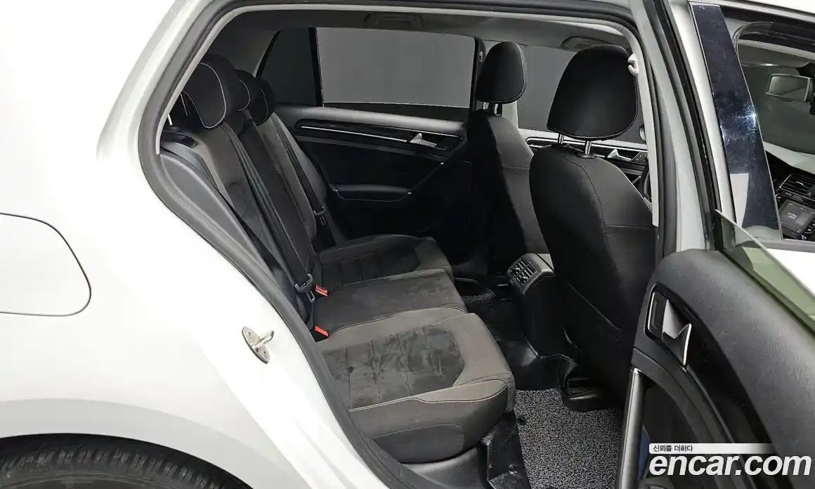 Volkswagen Golf 2015 2.0 автомат (гидро), фото 16