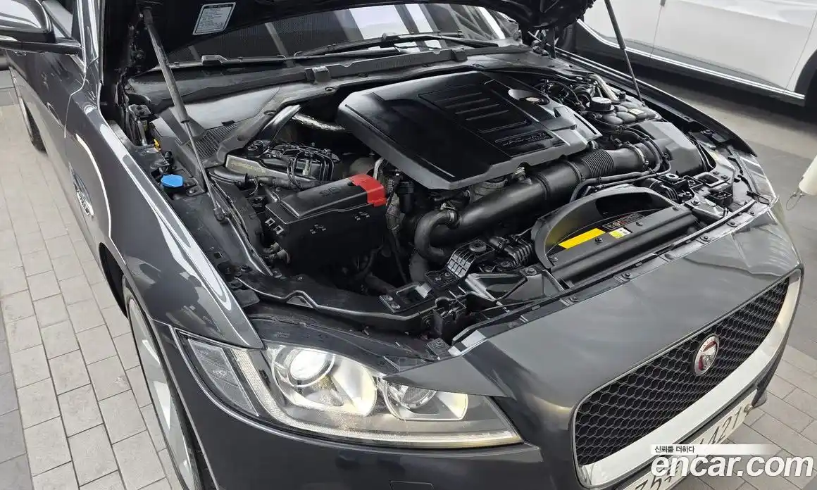 Jaguar XF 2018 2.0 гидро, фото 6