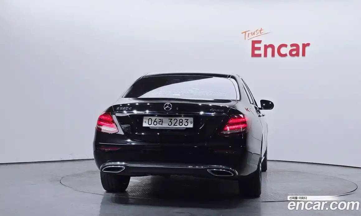 Mercedes-Benz E-Class 2017 1.9 автомат (гидро), фото 4
