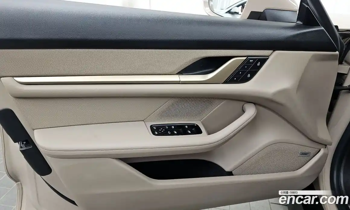Porsche Taycan 2022 0.1 автомат (гидро), фото 14