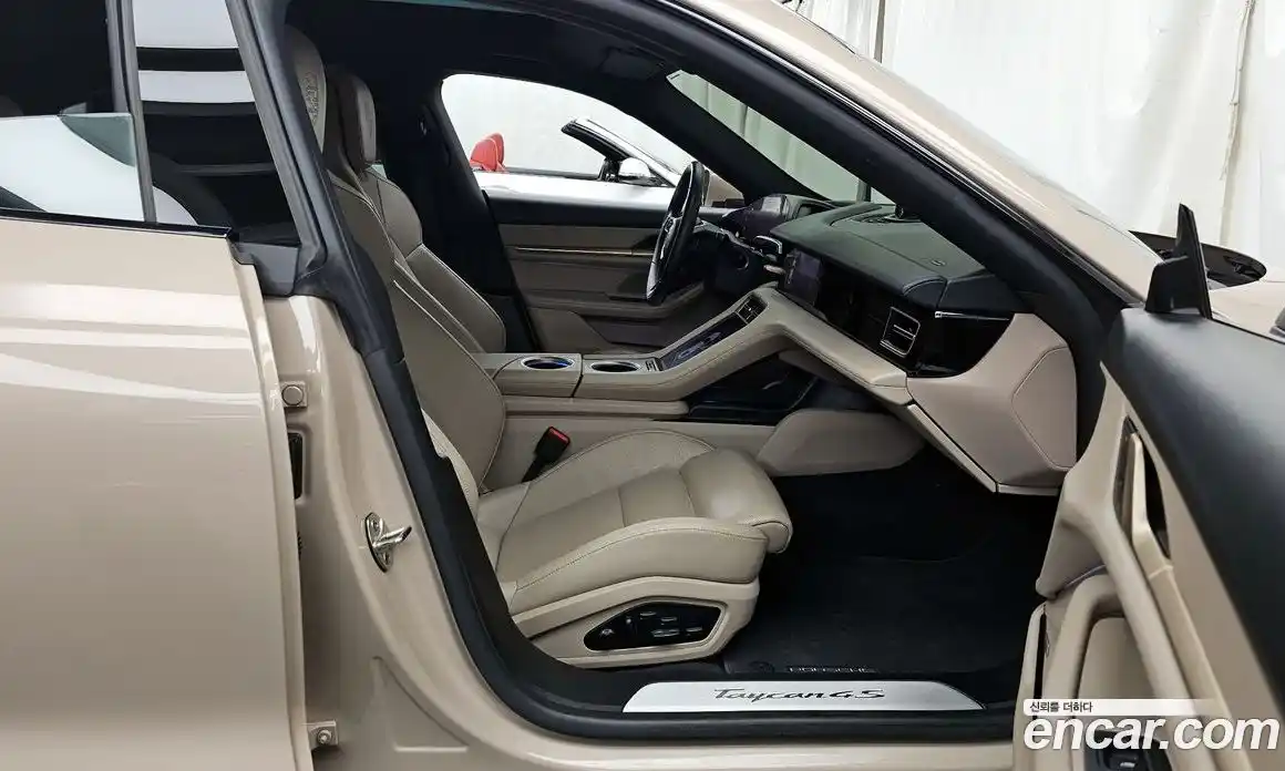 Porsche Taycan 2022 0.1 автомат (гидро), фото 17