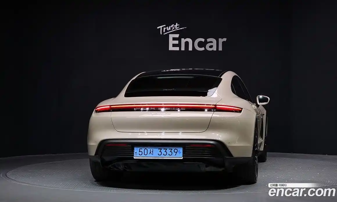 Porsche Taycan 2022 0.1 автомат (гидро), фото 4