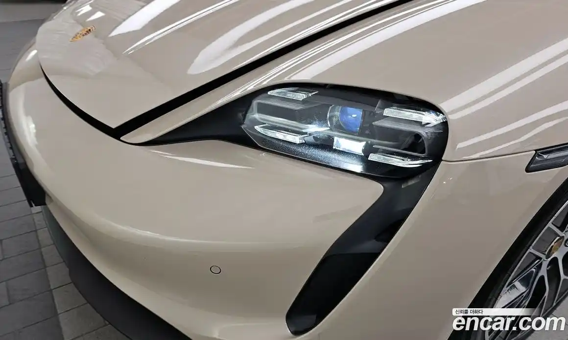 Porsche Taycan 2022 0.1 автомат (гидро), фото 8