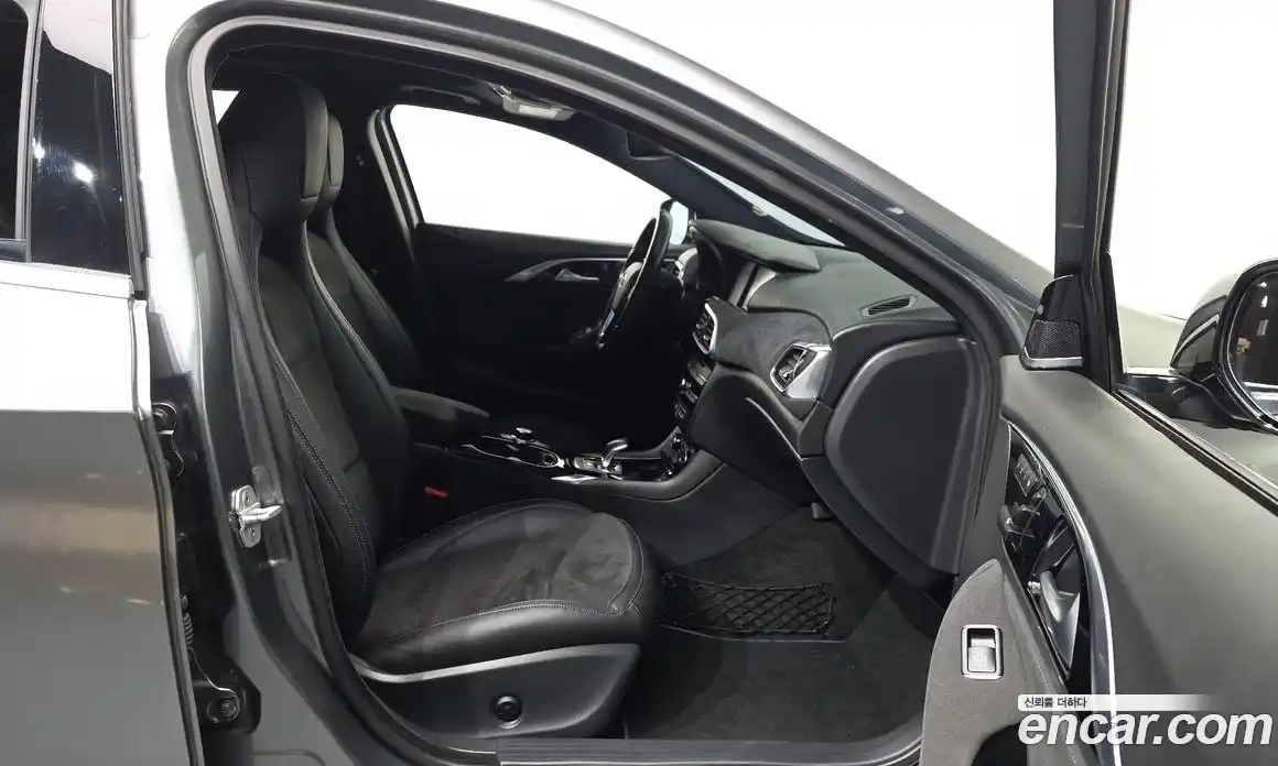 Infiniti Q30 2017 2.0 гидро, фото 11