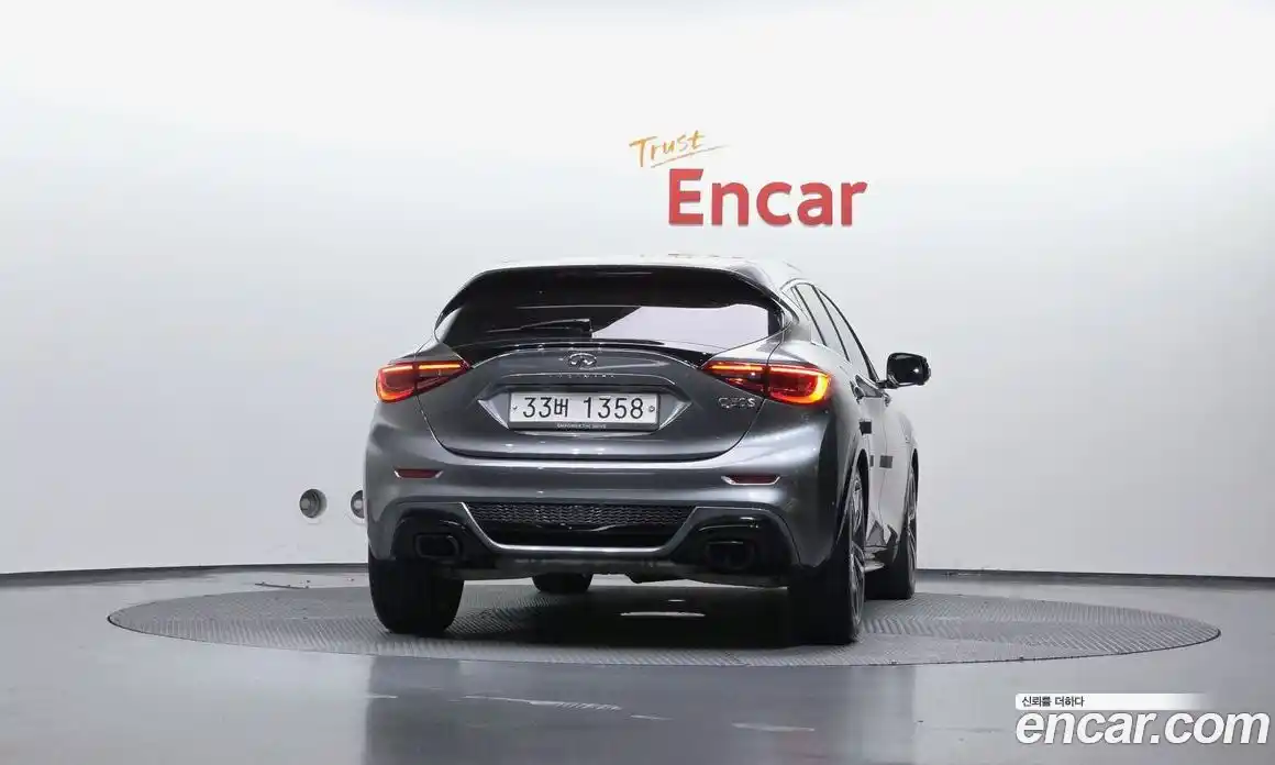 Infiniti Q30 2017 2.0 гидро, фото 4