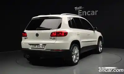 Volkswagen Tiguan 2012 2.0 автомат (гидро), миниатюра 2