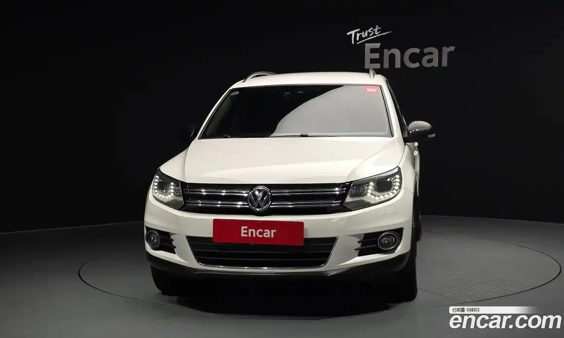 Volkswagen Tiguan 2012 2.0 автомат (гидро), фото 3