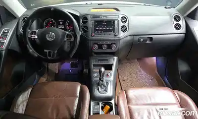 Volkswagen Tiguan 2012 2.0 автомат (гидро), миниатюра 7