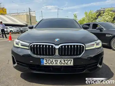 BMW 5-Series, 2022