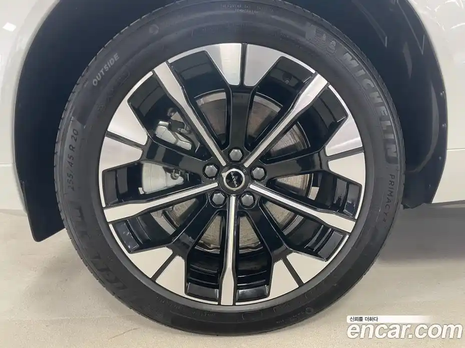 Volvo XC60 2025 2.0 автомат (гидро), фото 5