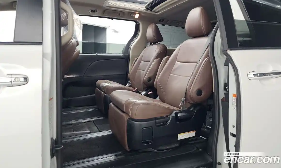 Toyota Sienna 2017 3.5 гидро, фото 11