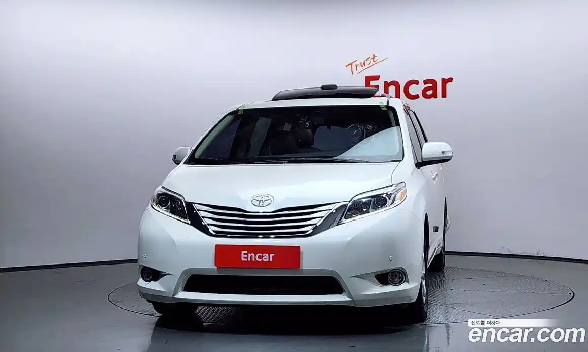 Toyota Sienna 2017 3.5 гидро, фото 3