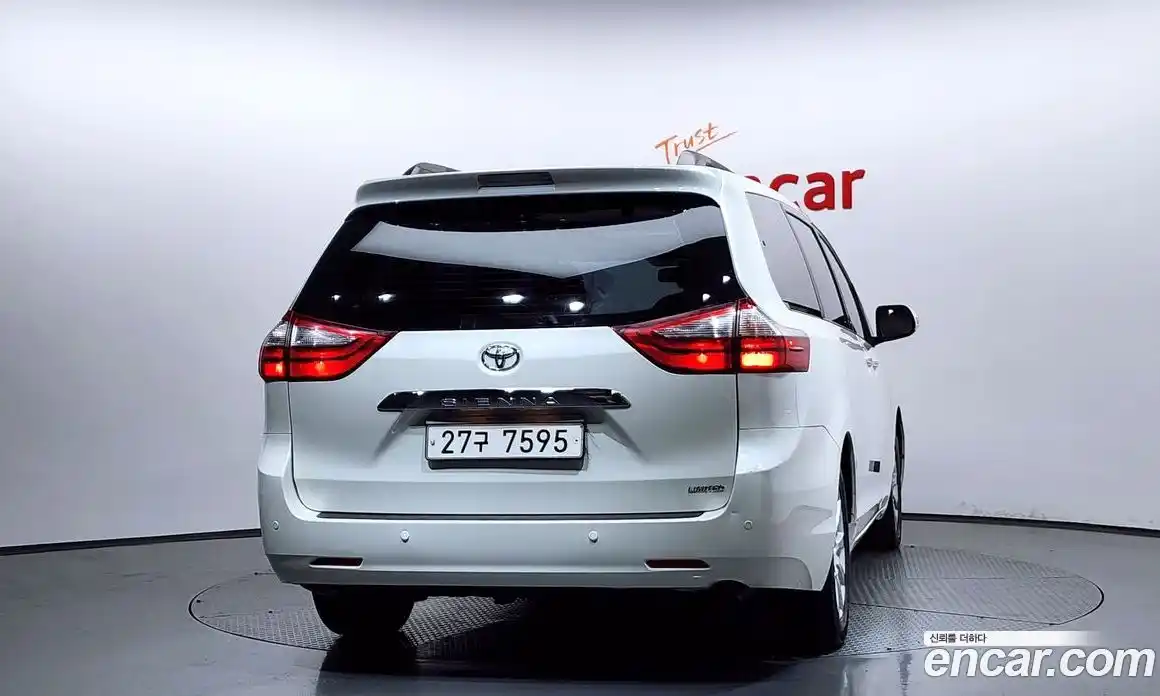 Toyota Sienna 2017 3.5 гидро, фото 4