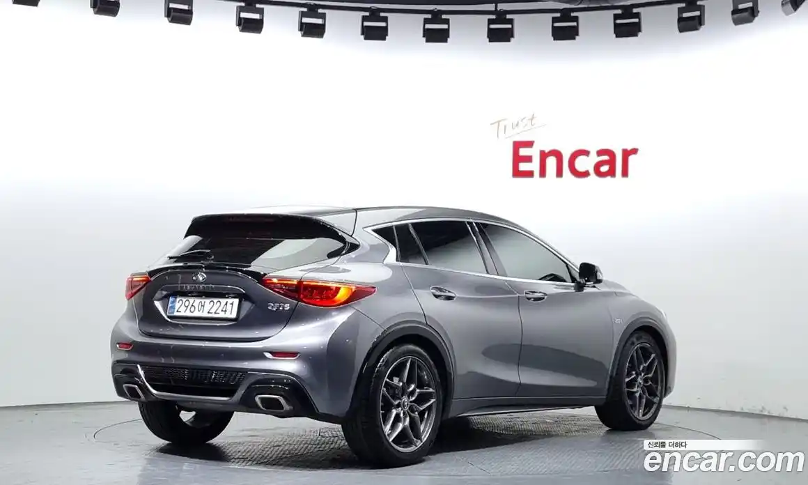 Infiniti Q30 2019 2.0 гидро, фото 2