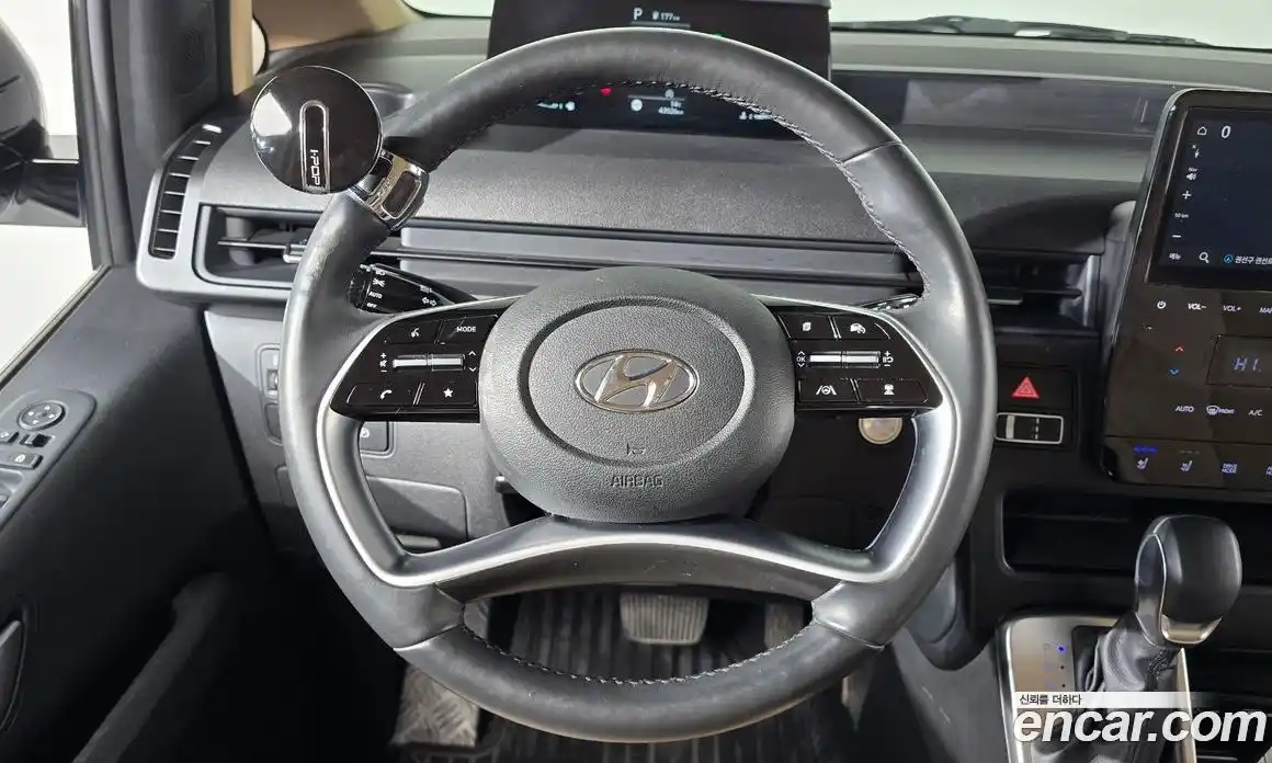 Hyundai Staria 2023 2.2 гидро, фото 13