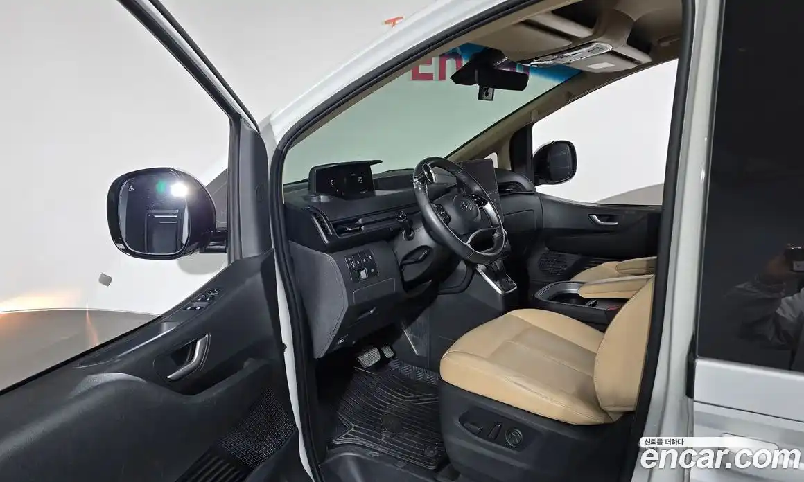 Hyundai Staria 2023 2.2 гидро, фото 10