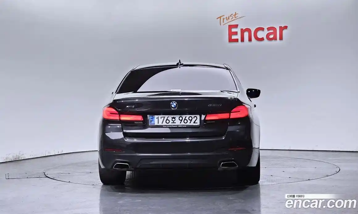 BMW 5-Series 2023 2.0 гидро, фото 4