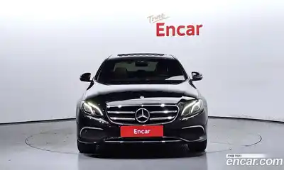 Mercedes-Benz E-Class 2019 2.0 автомат (гидро), миниатюра 3