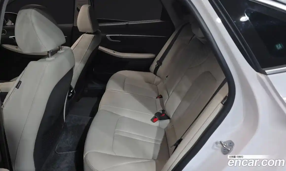 Hyundai Sonata 2024 1.6 автомат (гидро), фото 11