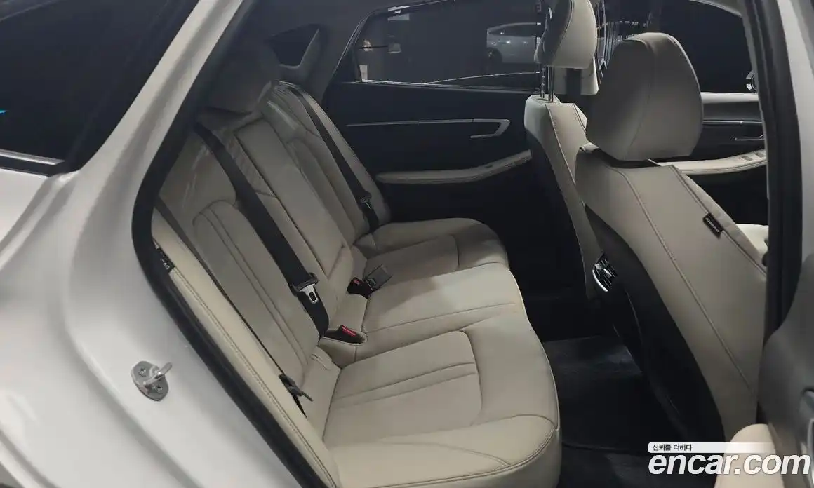 Hyundai Sonata 2024 1.6 автомат (гидро), фото 12