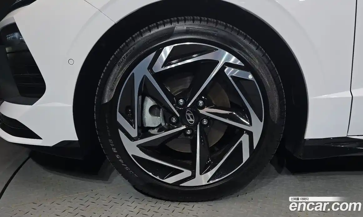 Hyundai Sonata 2024 1.6 автомат (гидро), фото 5