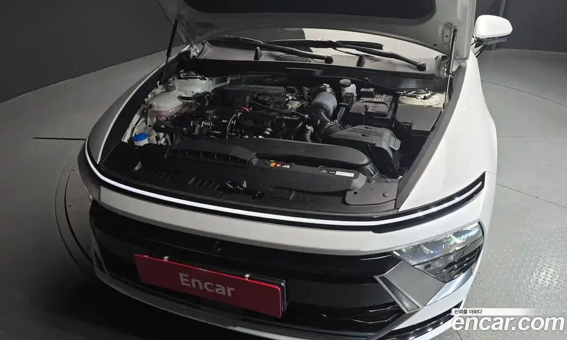 Hyundai Sonata 2024 1.6 автомат (гидро), фото 6