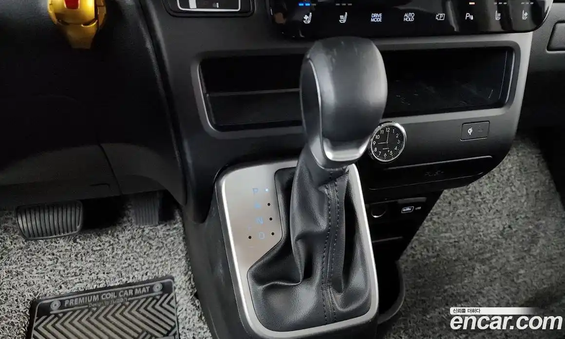 Hyundai Staria 2023 2.2 гидро, фото 12
