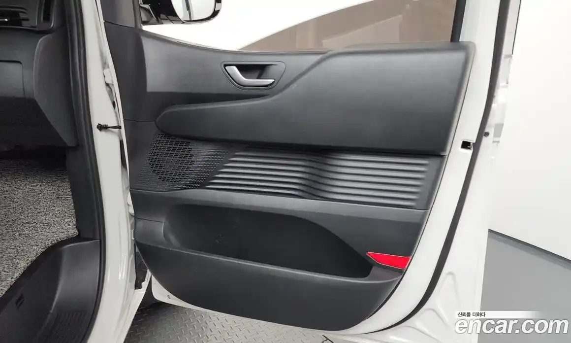 Hyundai Staria 2023 2.2 гидро, фото 14