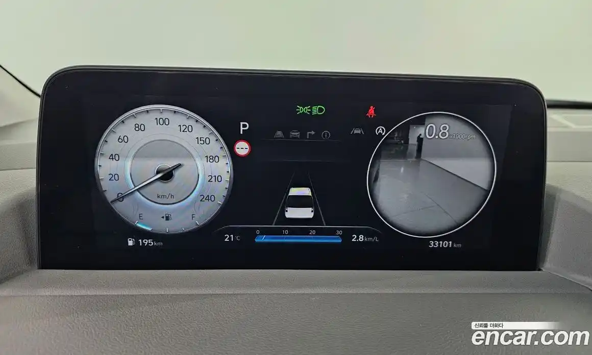 Hyundai Staria 2023 2.2 автомат (гидро), фото 11