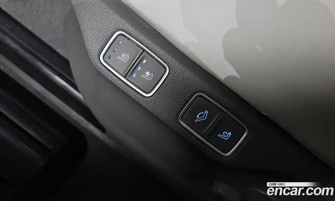 Hyundai Staria 2023 2.2 автомат (гидро), фото 22