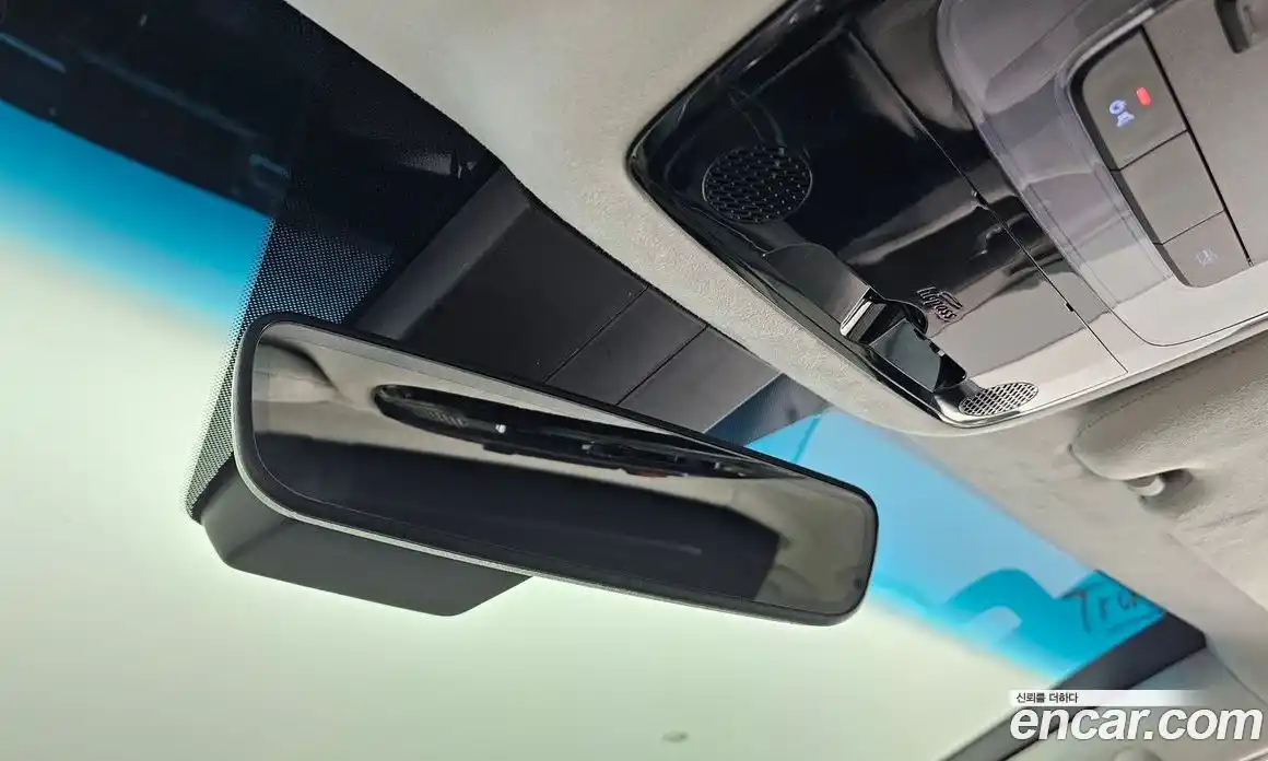 Hyundai Staria 2023 2.2 автомат (гидро), фото 26