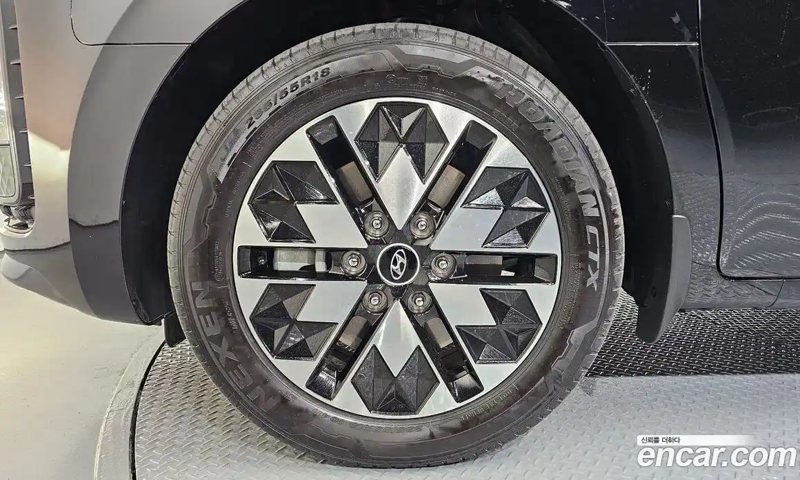 Hyundai Staria 2023 2.2 автомат (гидро), фото 5