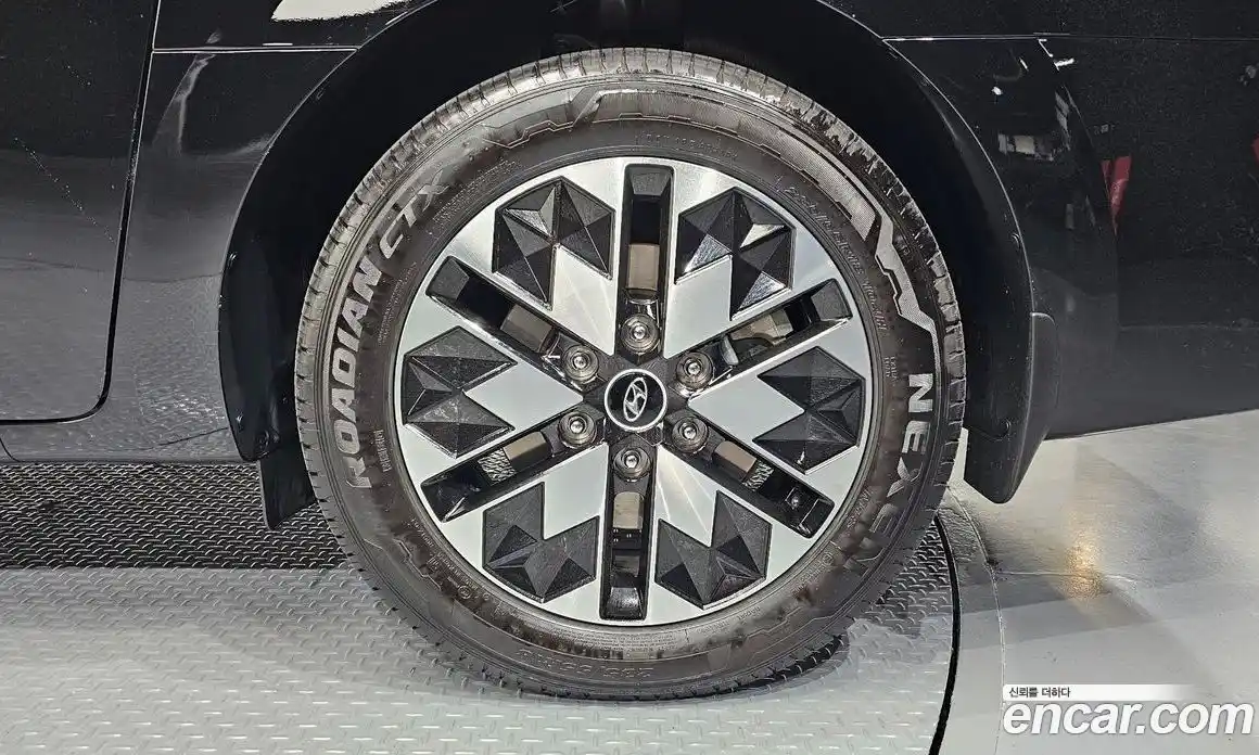 Hyundai Staria 2023 2.2 автомат (гидро), фото 7