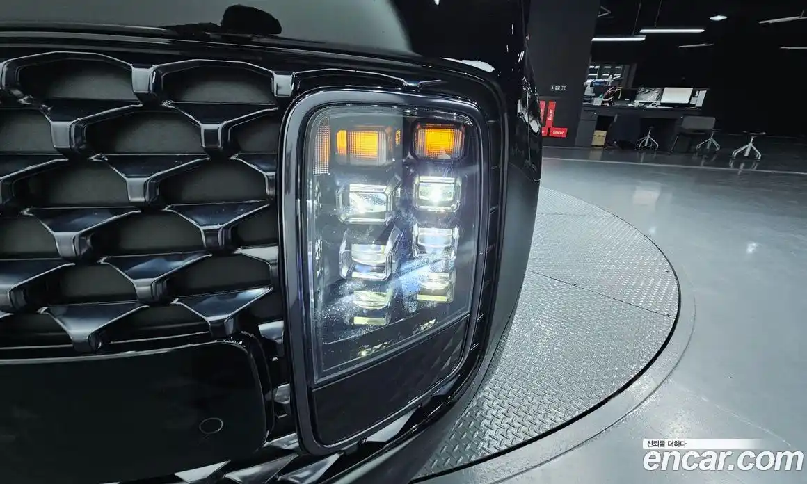 Hyundai Staria 2023 2.2 автомат (гидро), фото 8