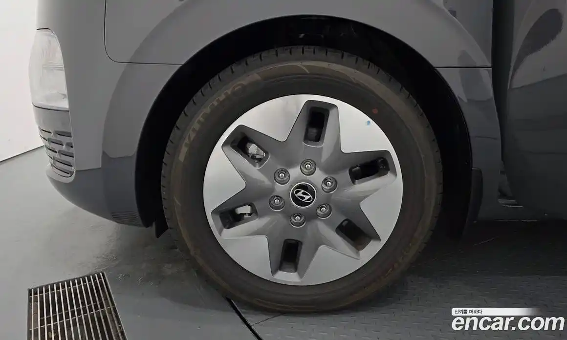 Hyundai Staria 2025 2.2 гидро, фото 5