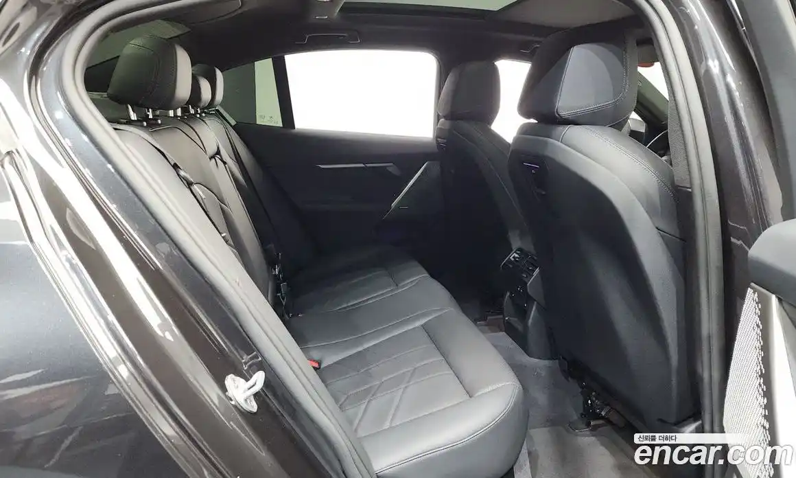 BMW 5-Series 2025 2.0 гидро, фото 17