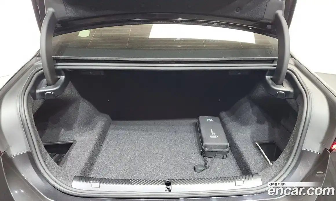 BMW 5-Series 2025 2.0 гидро, фото 25