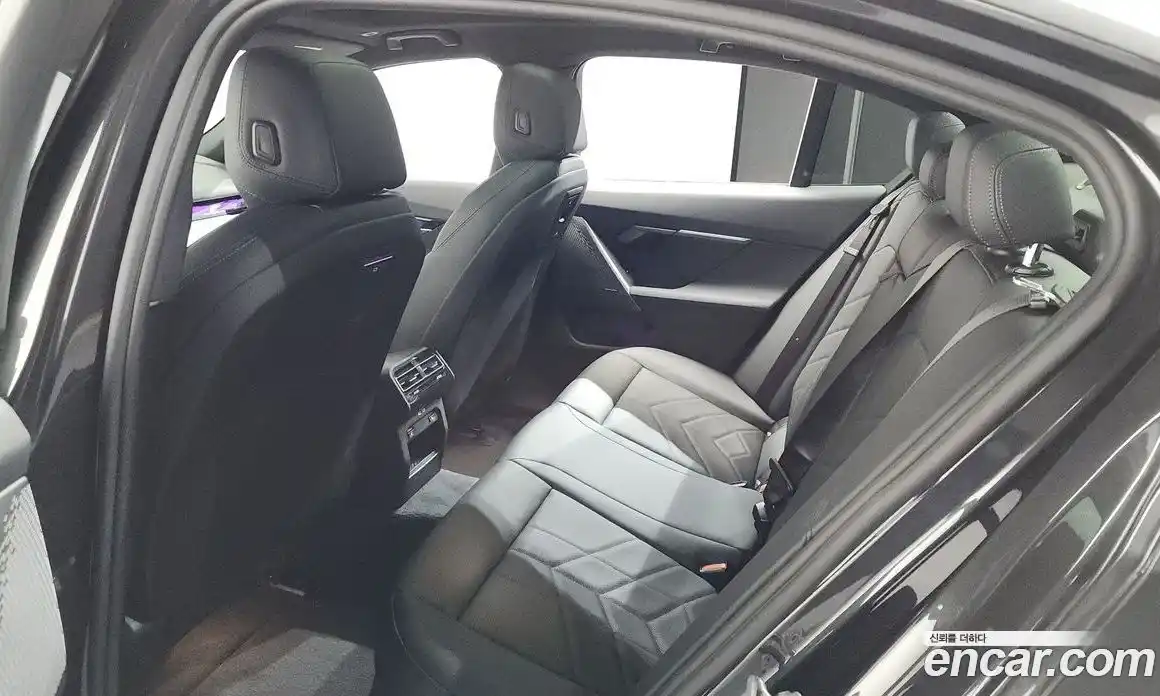 BMW 5-Series 2025 2.0 гидро, фото 26