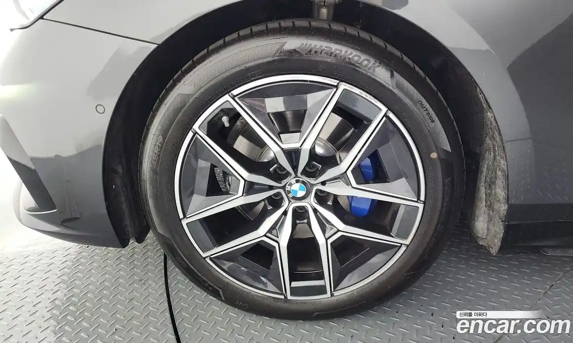 BMW 5-Series 2025 2.0 гидро, фото 5