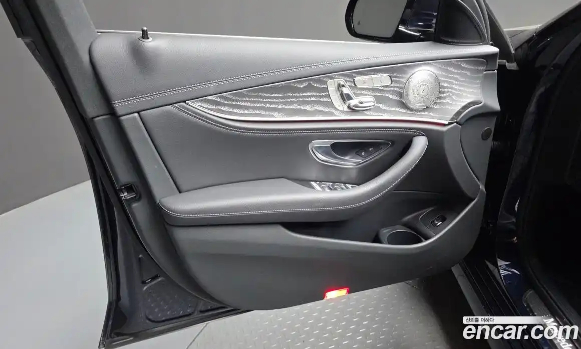 Mercedes-Benz E-Class 2022 2.0 гидро, фото 14