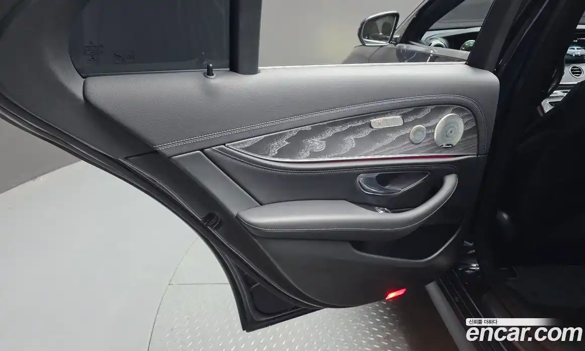 Mercedes-Benz E-Class 2022 2.0 гидро, фото 15