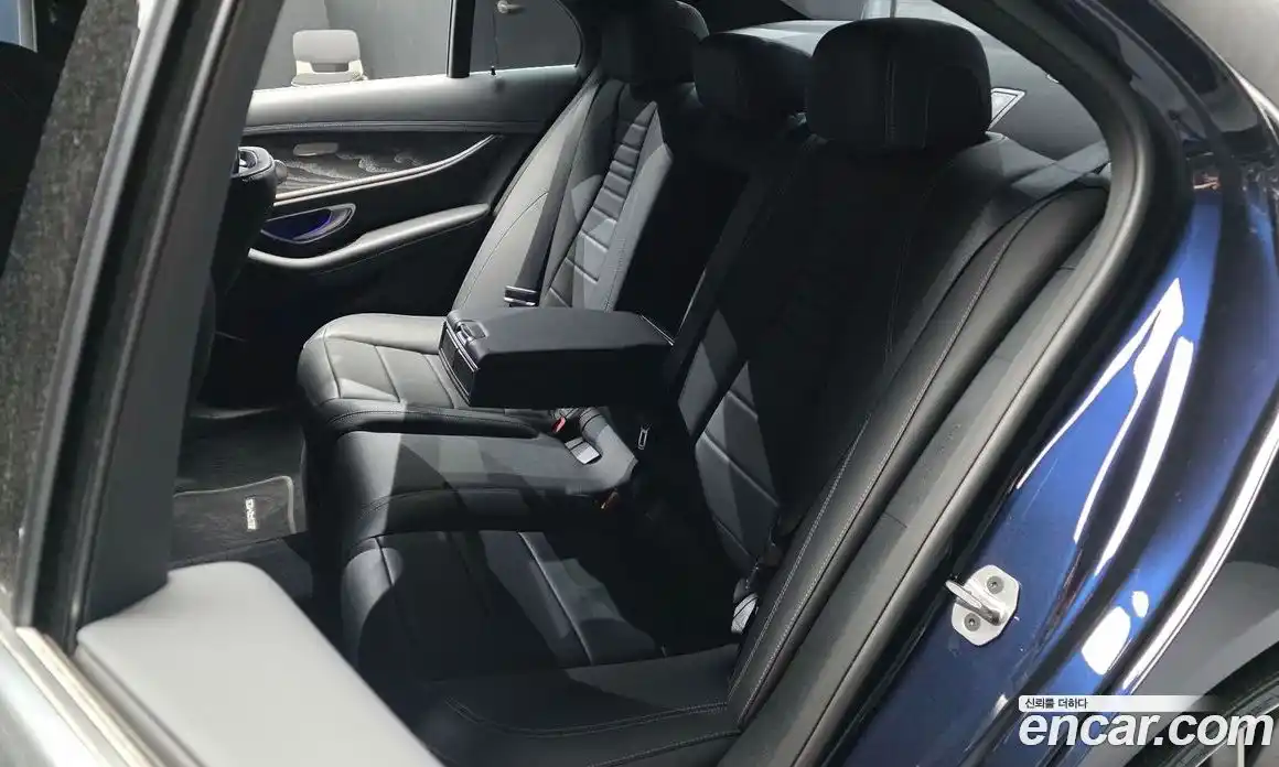 Mercedes-Benz E-Class 2022 2.0 гидро, фото 16